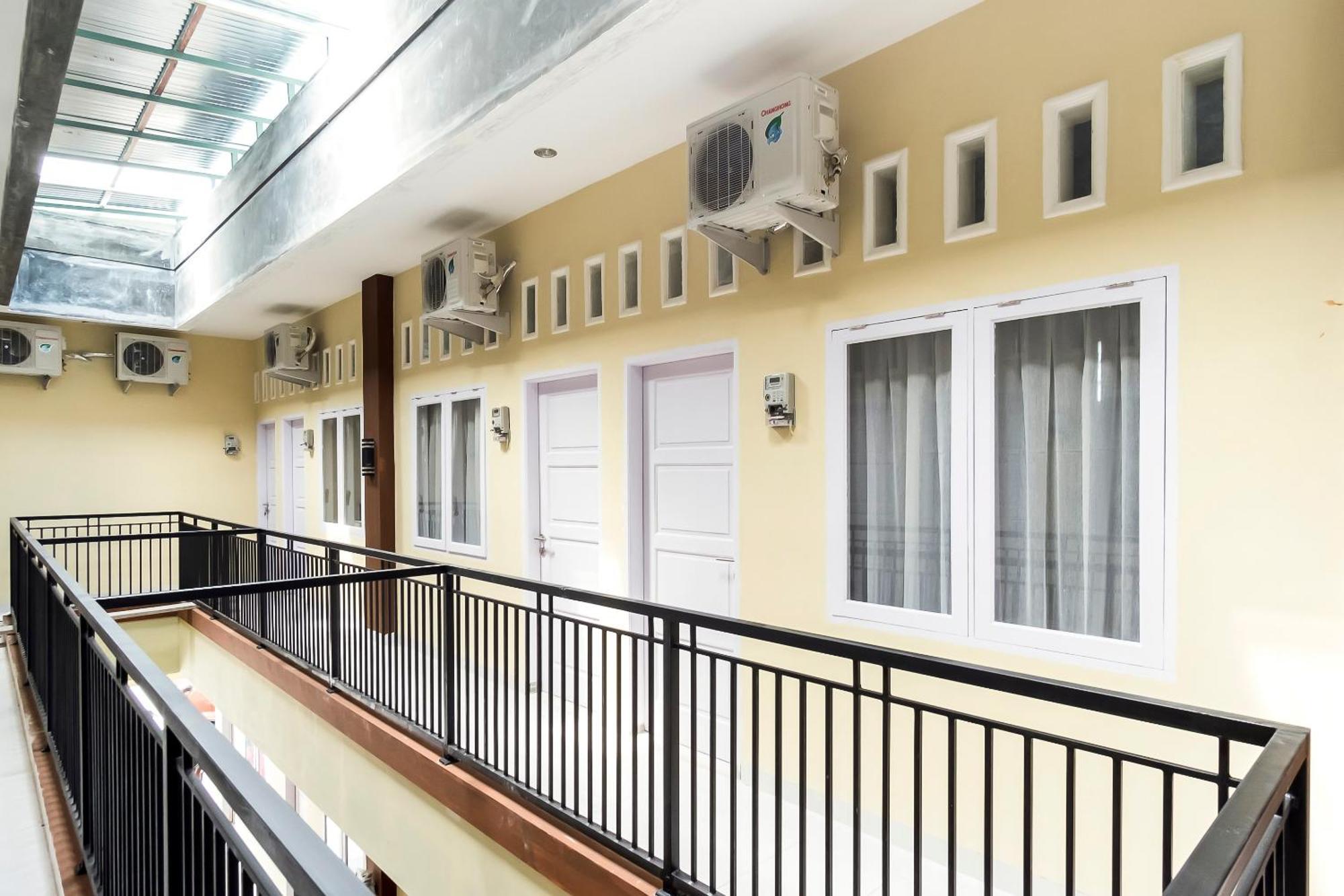 Super Oyo Capital O 873 Kamani Homestay Syariah Medan Ngoại thất bức ảnh