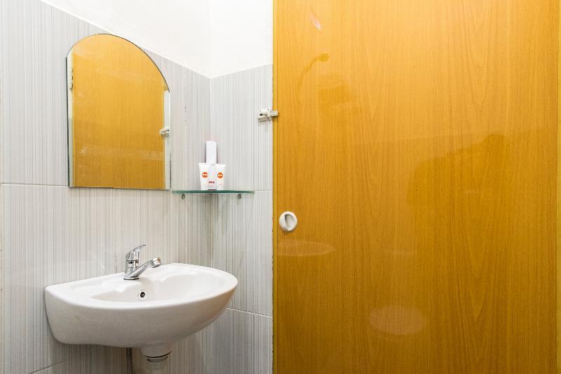 Super Oyo Capital O 873 Kamani Homestay Syariah Medan Ngoại thất bức ảnh
